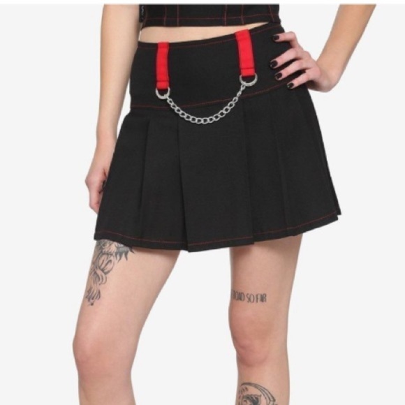 Royal Bones By Tripp Black & Red Chain Pleated Skirt M - Picture 9 of 9